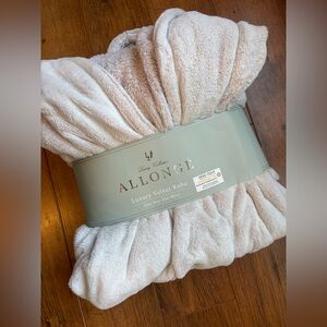 Luxury Velvet Robe by Allonge- OS. Creamy Beige